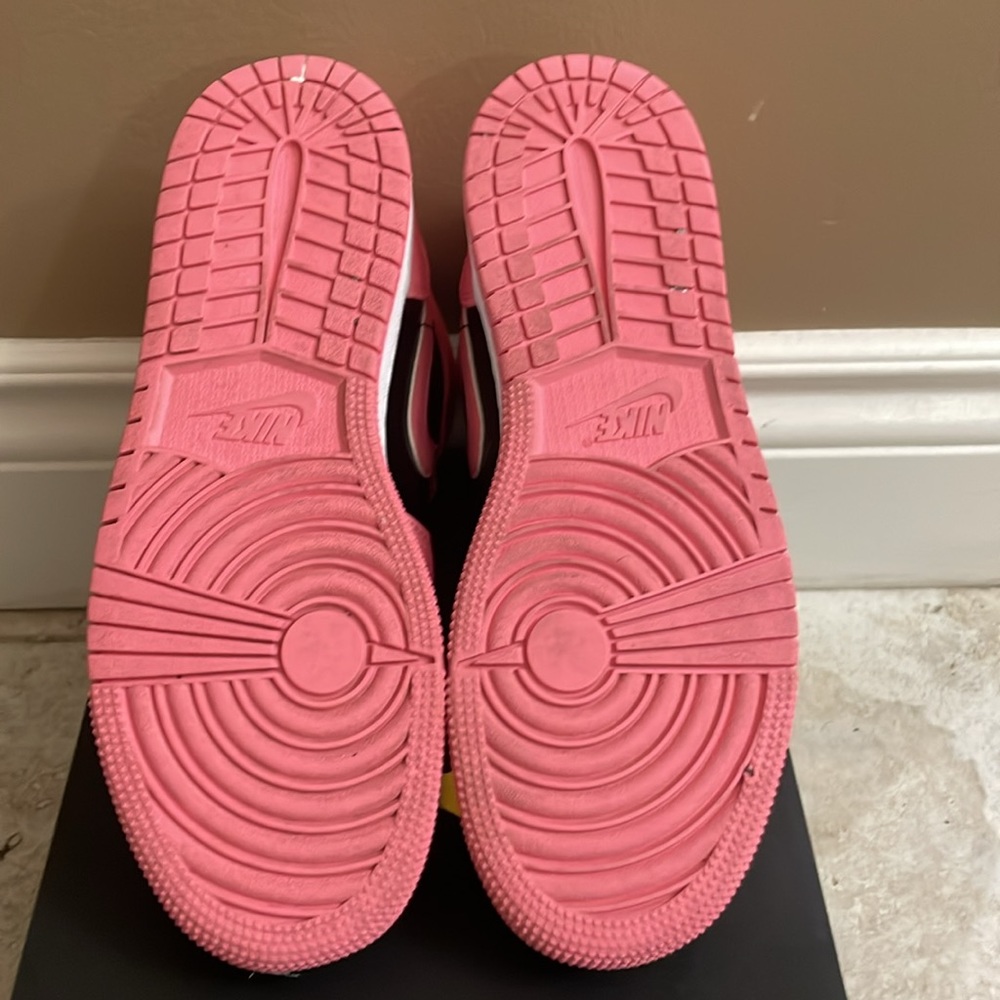 Nike - Picture 5 of 6